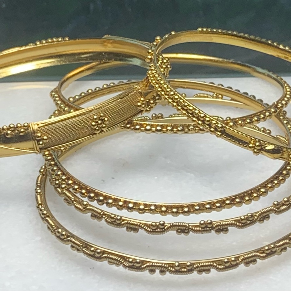 Vintage Gold Bangle Set 6 Stack Bracelets Hinged Floral Beaded. 48 grams.
